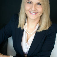 Dr Katarzyna Mackenzie